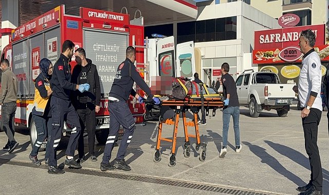 Otomobil, yayaya çarptı: 1'i ağır 2 yaralı