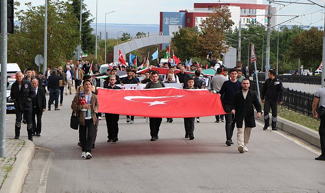 Samsun'da üniversite öğrencileri Filistin için yürüdü