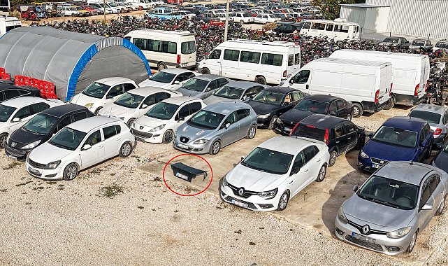 'Hacizli' bagaj kapağı, 3 yıldır yediemin otoparkında bekliyor