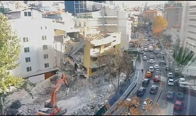 Ankara'da yıkım sırasında bina çöktü