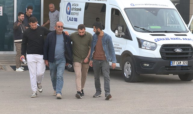 Antalya'da polis memurunun öldürdüğü eşi ve 2 çocuğunun cenazeleri alındı