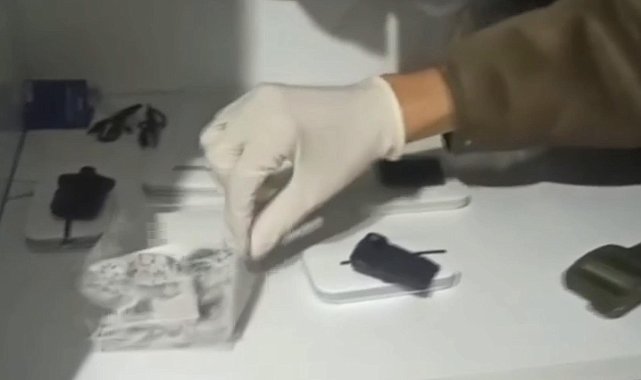 Ehliyet sınavında kopya düzenekleri ile yakalandılar; 3 tutuklama