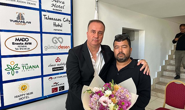 Fethiyespor'da Dinçel'e çiçekli veda