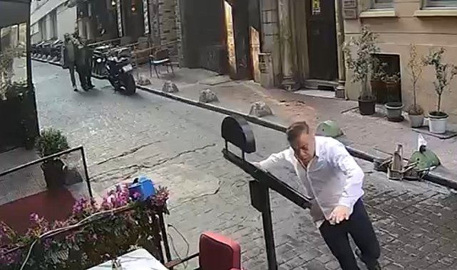 İstanbul - İstiklal Caddesi'nde silahlı saldırı güvenlik kamerasında; sokaktakilere kurşun yağdırdı