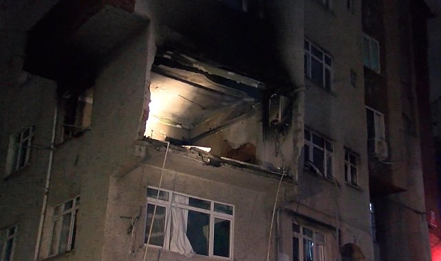 İstanbul - Kağıthane'de 6 katlı binada patlama anı kamerada; molozlar yola savruldu Yeni görüntüler
