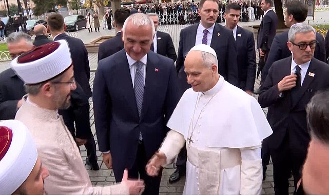 İstanbul- Papa 14'üncü Leo Sultanahmet Camii'ni ziyaret etti