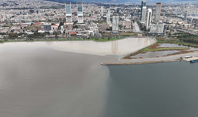 İzmir'de sağanak etkili oldu