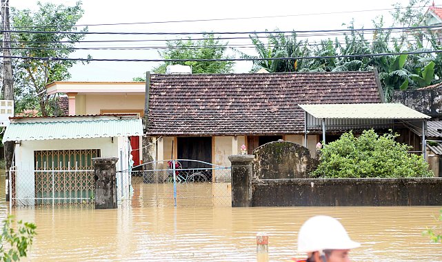 Kalmaegi Tayfunu, Vietnam'ı vurdu: 5 ölü