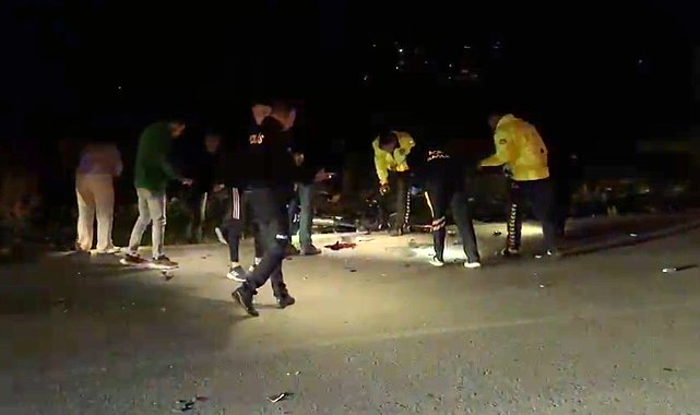 Kaza yapan motosikletin sürücüsünün dişlerini telefon ışığıyla aradılar