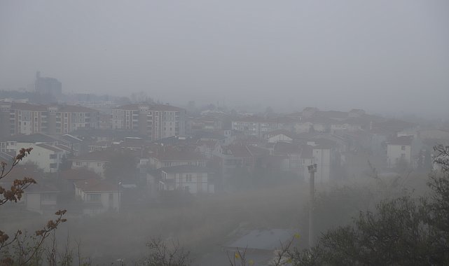 Keşan'da yoğun sis; görüş mesafesi 30 metreye düştü