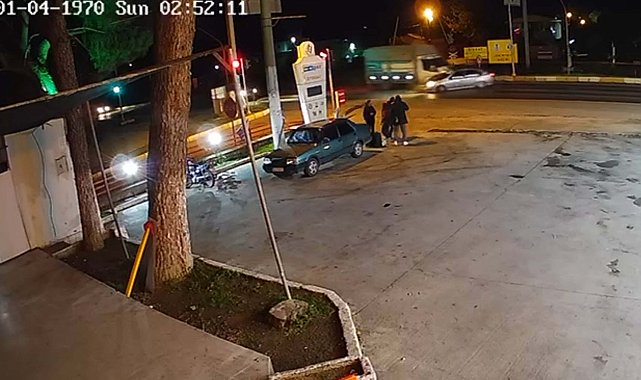 Otomobil ile kamyonet çarpıştı: 1 ölü, 2 yaralı