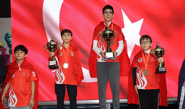 Türkiye'den satrançta tarihi başarı