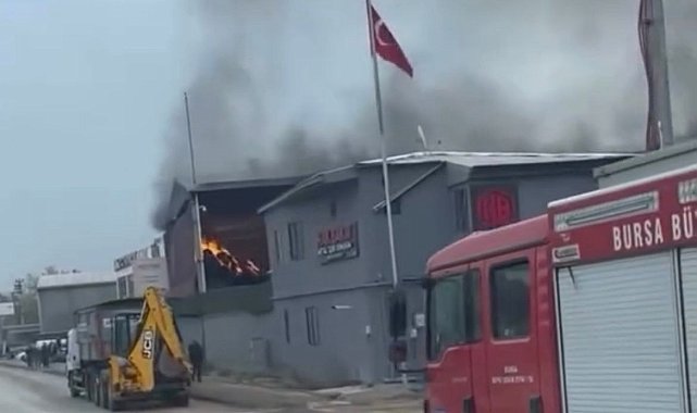Fabrika deposunda yangın