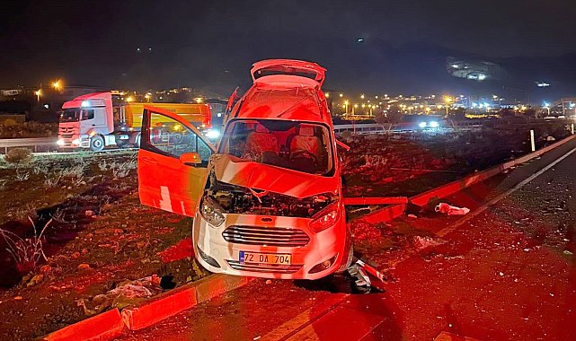 Gaziantep'te TIR ile hafif ticari araç çarpıştı: 4 yaralı