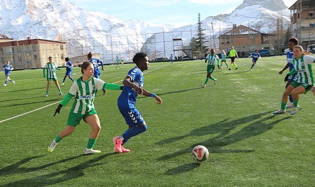 Hakkarigücü evinde berabere kaldı
