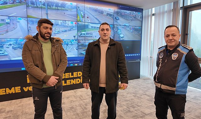 İçinde 40 bin lira olan çanta, belediye kameralarından tespit edilen sahibine teslim edildi
