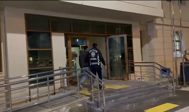 İstanbul - Ataşehir'de kırmızı ışıkta duran sürücüyü darbeden şüpheli yakalandı