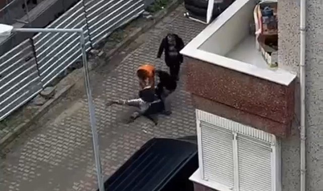 İstanbul- Avcılar'da sopalı 'gürültü' kavgası kamerada