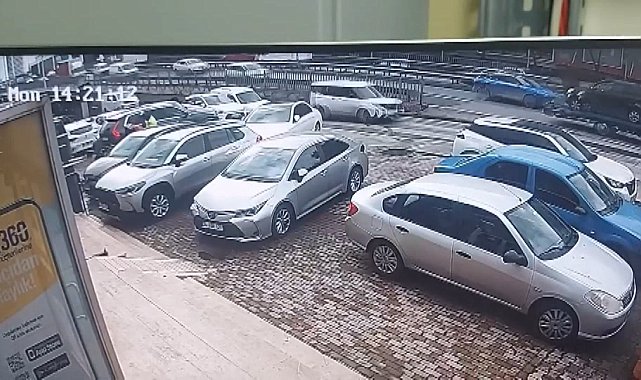 İstanbul- Başakşehir'de ödedikleri borcu banka çıkışında silah zoruyla geri aldılar
