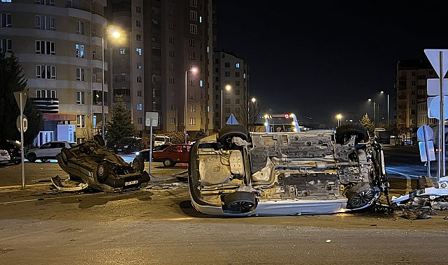 Kayseri'de iki otomobil çarpıştıktan sonra takla attı: 2 yaralı
