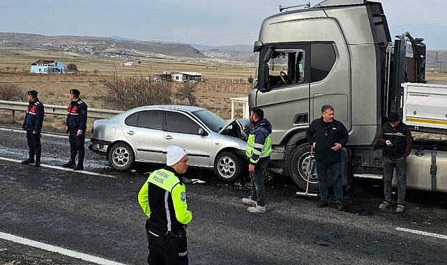 Nevşehir'de TIR ile otomobil çarpıştı: 1 ölü, 3 yaralı