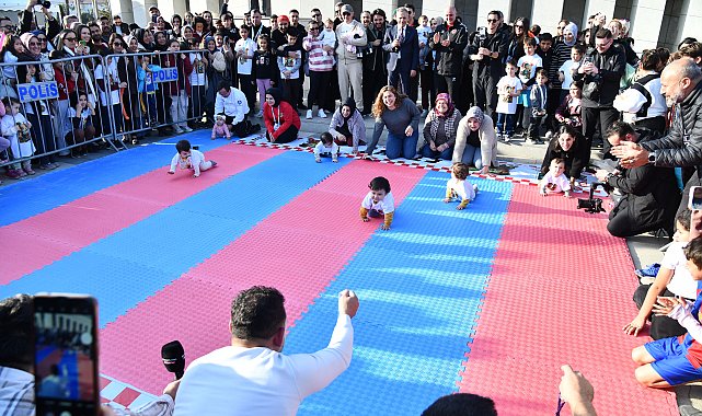 Osmaniye'de bebek emekleme yarışması renkli görüntülere sahne oldu