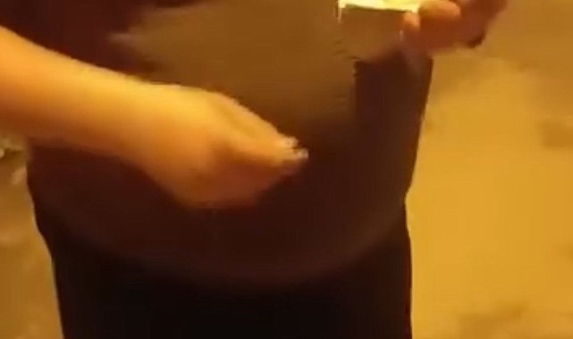 Yolda bulduğu 19 bin lirayı telaşla arayan sahibine teslim etti; o anlar kamerada