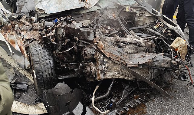 4 aracın karıştığı zincirleme kazada 1'i ağır, 4 kişi yaralandı