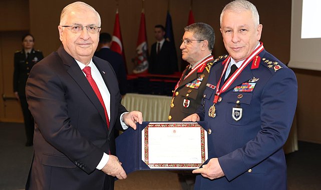 Bakan Güler, 'Madalya Tevcih, Başarılı Birlik ve Personelin Ödüllendirilmesi Töreni'ne katıldı