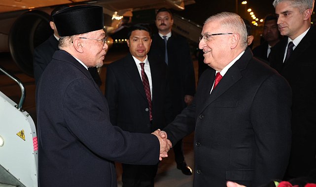 Bakan Güler, Malezya Başbakanı İbrahim'i karşıladı