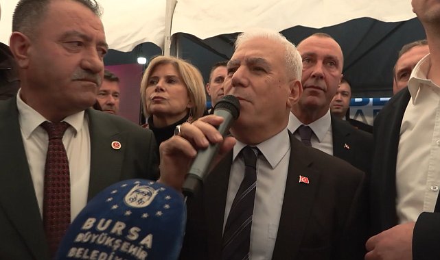 Bursa Büyükşehir Belediye Başkanı Bozbey'e saldırı girişimi; o anlar kamerada