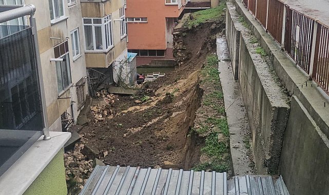 Edirne'de sağanak; istinat duvarı yıkıldı