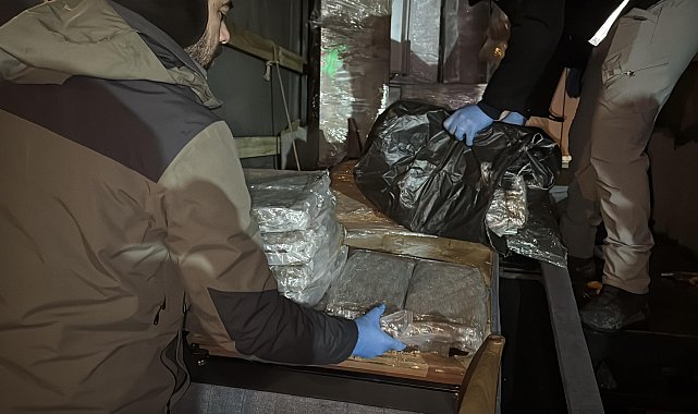Ev eşyası yüklü kamyonette 40 kilogram esrar ele geçirildi