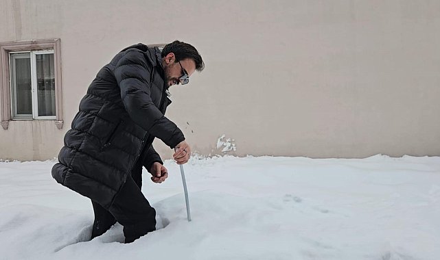 Göle'de kar kalınlığı 80 santimetreyi buldu