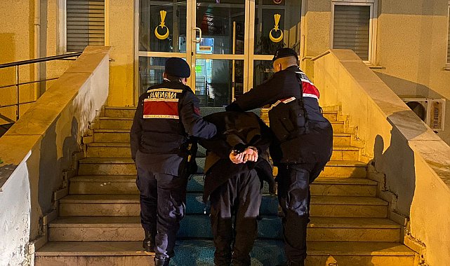 İstanbul - Arnavutköy'de DEAŞ şüphelisi işçilerin kaldığı konteynırda yakalandı
