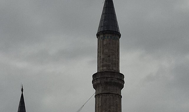İstanbul- Ayasofya Camii, Mimar Sinan Minaresinin alemi düştü
