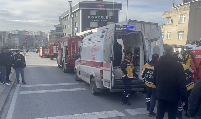 İstanbul - Bağcılar'da çekici park halindeki TIR'a çarptı: 2 yaralı