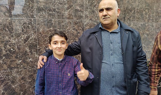 İstanbul - Bayrampaşa'da ambulansın geçişi için trafiği durduran otizmli Ömer: Siren sesi duydum, yolu kapattım