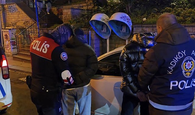 İstanbul- Kadıköy'de huzur uygulaması; 2 şüpheli gözaltına alındı