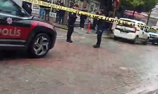 İstanbul- Sultangazi'de silahlı saldırı kamerada: 2 yaralı
