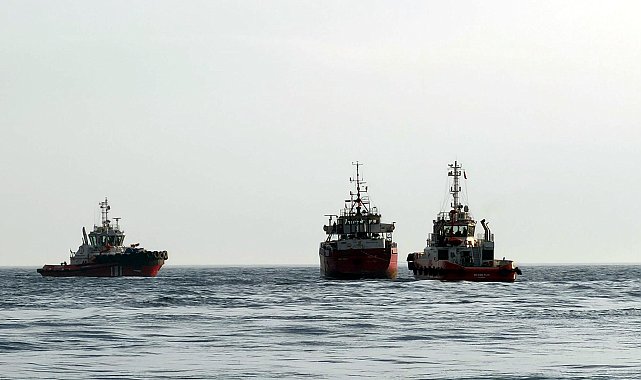 Karaya oturan kuru yük gemisi kurtarıldı