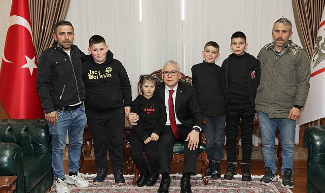 Kardan Kız Kulesi yapan çocuklar, bakanlığın davetlisi olarak İstanbul'a gitti