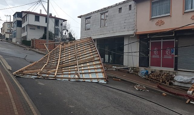 Kocaeli'de taşımalı eğitimde 1 gün, çatısı uçan 5 okulda ise 4 gün tatil edildi