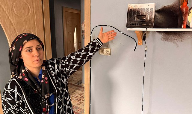 Manisa'da 3 eve yıldırım düştü