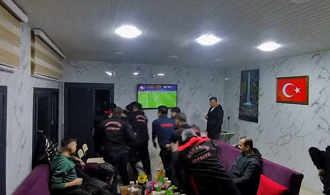 Osmaniye'de itfaiyecilerin Süper Kupa final maçı sırasında göreve çıkışı kamerada