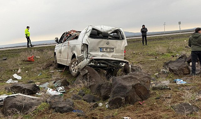 Şırnak'ta minibüs takla attı: 2 ölü, 6 yaralı