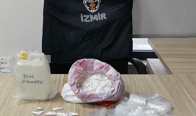 Yanındaki poşette 650 gram kokainle yakalandı