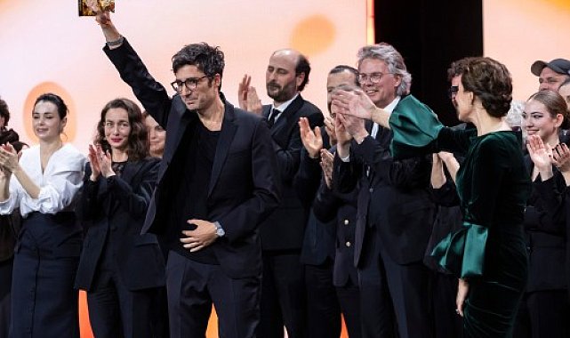 76'ncı Berlin Film Festivali'nde Altın Ayı ödülünü 'Sarı Zarflar' kazandı