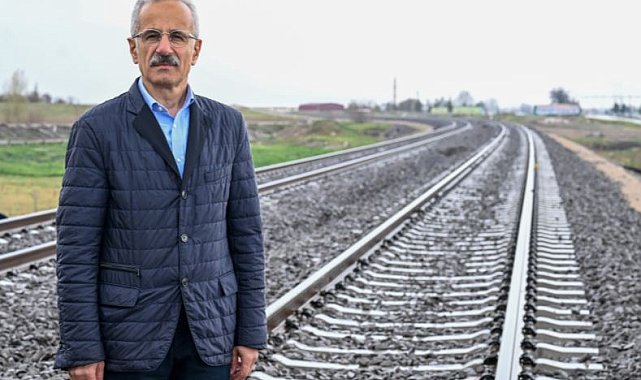 Bakan Uraloğlu: Mersin-Gaziantep arasındaki seyahat süresini 2 saat 15 dakikaya düşüreceğiz