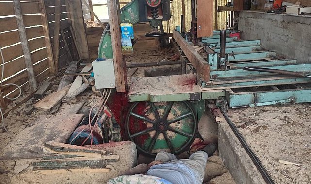 Başı şerit testereye sıkışmış halde ölü bulundu